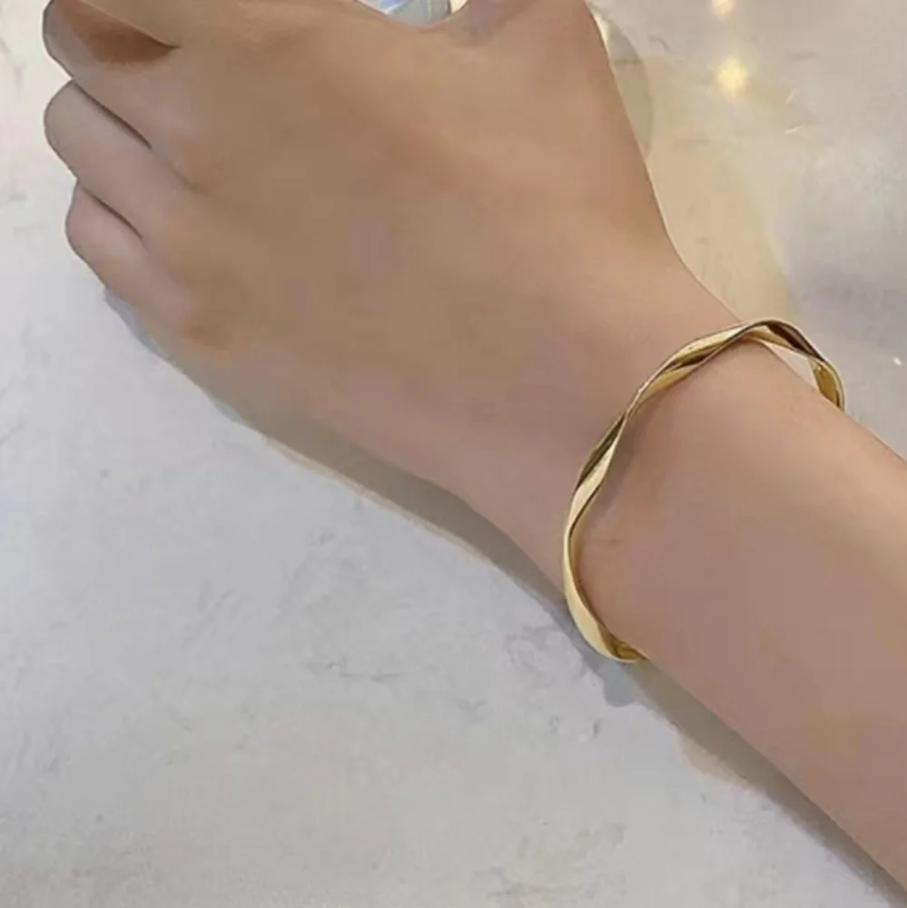 Gold Tone Classic Minimalist Bracelet